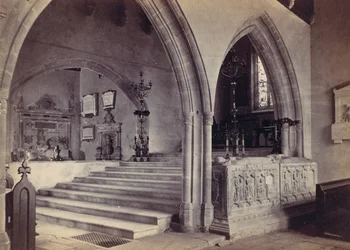 Monumentos y escalones del presbiterio, Iglesia de Tenby, 1870s