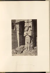 Pilares Osíridas en Medinet Habou, Tebas