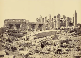 El templo de El-Karnak. Desde el sureste