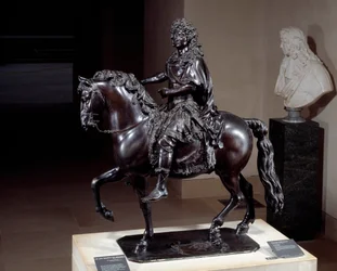 Estatua ecuestre del rey Luis XIV (1638-1715) en bronce fundido a la cera perdida. Escultura de François Girardon (1628-1715). Siglo XVII. Al. 1,02 x 0,98 x 0,5 m, París, Museo del Louvre