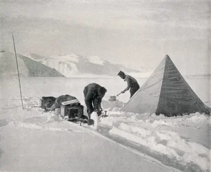Trineo pesado en nueva nieve cerca de Point Disappointment, diciembre 1911, 1913