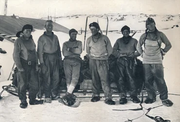 El grupo del teniente Campbell en su regreso a Cape Evans, 7 de noviembre de 1912