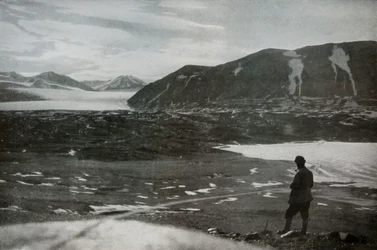 La boca del Valle Seco, mostrando el Glaciar Commonwealth, 1912, 1913