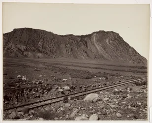 Montaña Cinnabar, Deslizamiento del Diablo, 1880s