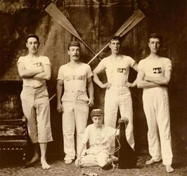 Tripulación del Club de Remo Whitby Friendship, Whitby, Inglaterra, 1901