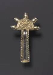 Fíbula de arco, 500-550