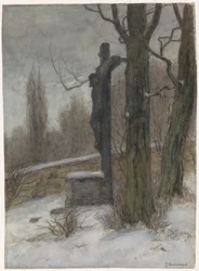 Crucifijo en un bosque nevado