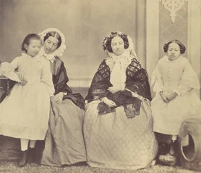 Elise Höusermann, Hermine, Marie y Marie Antoine, 1850s-60s