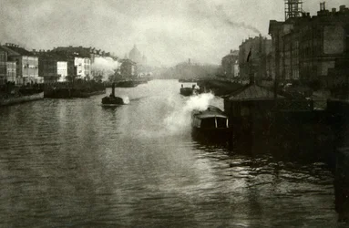 El río Fontanka en San Petersburgo, Rusia, 1900s