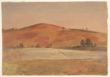 Paisaje con colina baja y campos