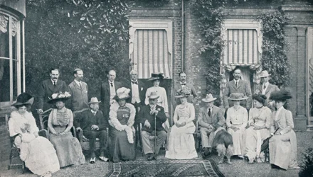 La fiesta de la casa real en The Grove, Watford, residencia de Lord Clarendon, en julio de 1909