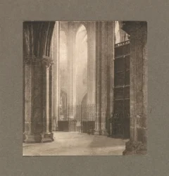 Trabajo de cámara: Altura y luz en la catedral de Bourges, 1903