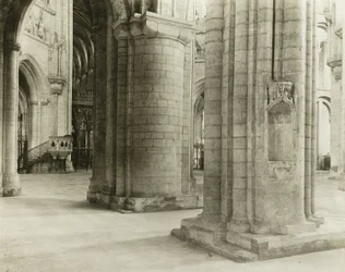 Catedral de Ely: Octágono al coro desde el pasillo norte de la nave
