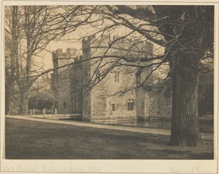 Entrada al Palacio Episcopal, Catedral de Wells, c.1900 (impresión en platino)