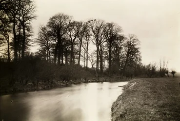 Kelmscott Manor: El Támesis cerca del Manor
