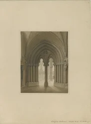 Interior de la Catedral de Lichfield - Puerta de la Sala Capitular: dibujo en sepia