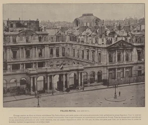 La Comuna de París, Palais-Royal, vista exterior