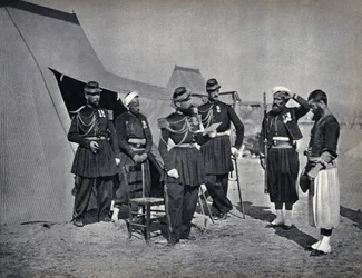 Castigo, soldados del ejército francés durante la campaña de Crimea en 1854. Fotografía, finales del siglo XIX.