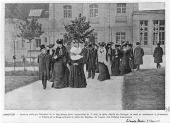 La Reina Amelie de Portugal visitando el Hospital Ormesson para la tuberculosis, ilustración de 