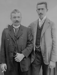 Dos jóvenes, región de Bourmont en Haute-Marne, circa 1880