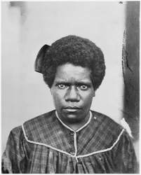 Mujer de la tribu houailou, Nueva Caledonia, 1870