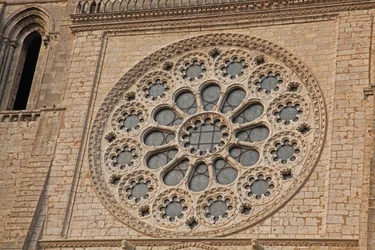 Vista exterior de la ventana rosa oeste
