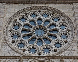 Vista exterior de la ventana rosa oeste
