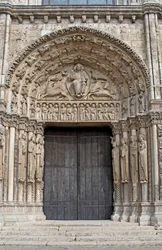 Vista de la puerta central oeste