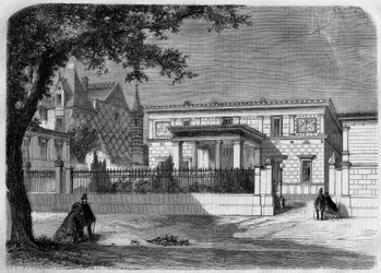 Arquitectura antigua: vista de la fachada de la casa pompeyana del "Príncipe Napoleón" (1822-1891) construida por el arquitecto Alfred Normand. París, rue Montaigne.
