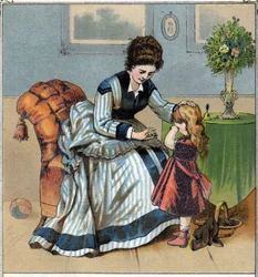 Berthe está llorando porque se pinchó el dedo mientras cosía. Su madre la regaña por olvidar usar el dedal. Cromolitografía tomada de “Escenas infantiles”. Publicado por Guerin - Muller alrededor de 1885.