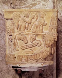 Capitel que muestra La Anunciación y la Natividad