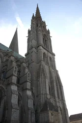 Catedral de Chartres, fachada norte con el pabellón del reloj