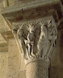 Capitel de columna, representando a San Benito realizando un exorcismo