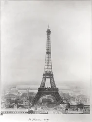 Construcción de la Torre Eiffel, París, 31 de marzo de 1889