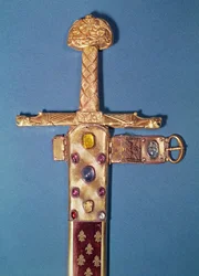 Espada de coronación de los reyes de Francia, perteneciente a Carlomagno (742-814), conocida como Joyeuse (metal)