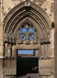Representación del centro de la puerta fortificada