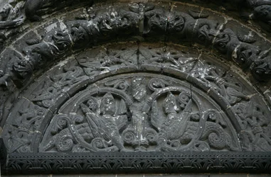 Representación del tímpano sobre la puerta norte