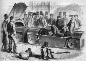 Inglaterra 1865: Ferrocarril aéreo de Londres. El Duque de Buckingham y varios miembros de la compañía comenzaron el viaje neumático. Grabado de 1865.