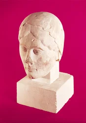 Cabeza de una mujer, de la Catedral de Cambrai