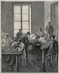 Taller de joyería en París en el siglo XIX. Grabado de 1885 en “Les arts et métiers illustrés” por Adolphe BITARD.