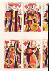 Rey y Reina jugando a las cartas