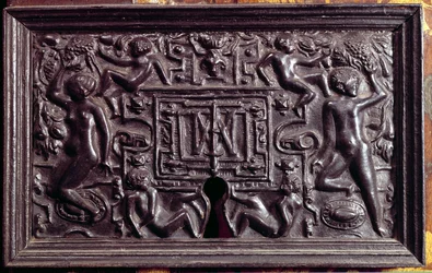 Placa de cerradura del castillo de Egouen. Siglo XVI