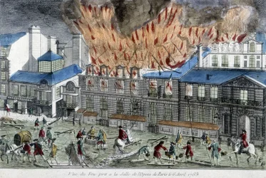 Hombres intentando apagar el fuego de la ópera de París en 1763.