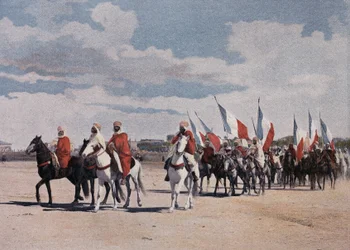 Spahis nativos yendo a una fantasía con gran pompa, banderas desplegadas - en “Álbum Militar” - Spahis