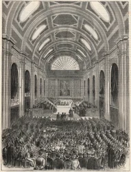 Palais de Justice de París - La sala de los pasos perdidos durante una ceremonia oficial - Grabado en “Tableau-de-Paris” de Edmond Texier 1852