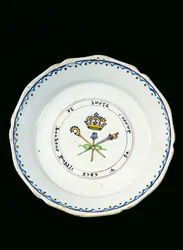 Plato decorado con los Tres Órdenes bajo la corona real, 1789