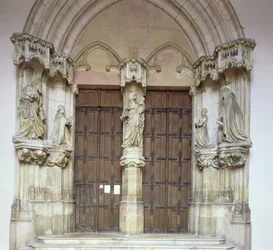Portal de la capilla, 1395-1404
