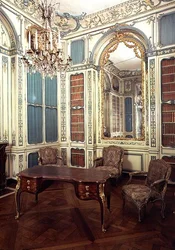 Estudio privado del delfín Luis de Francia (1729-65) luego una biblioteca
