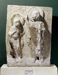 Relieve que representa a San Hilario de Poitiers (320-368) bendiciendo a Santa Triaise, c.1150
