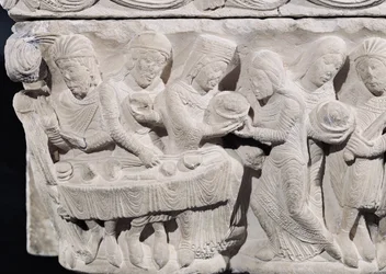 Salomé presentando la cabeza de San Juan Bautista en el banquete de Herodes, detalle de un relieve en un capitel (detalle)